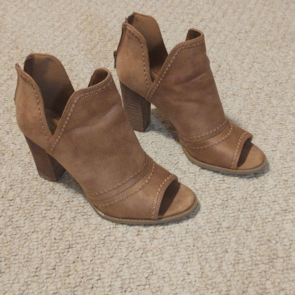Report tan open toe booties size 7